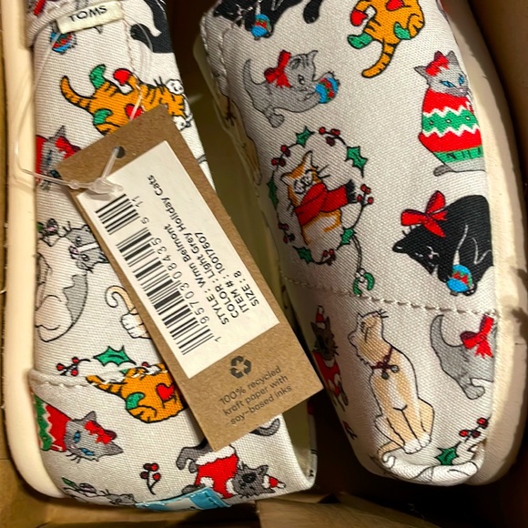 TOMS NWT Belmont Holiday Cats Print Alpargata Shoes - Picture 2 of 2